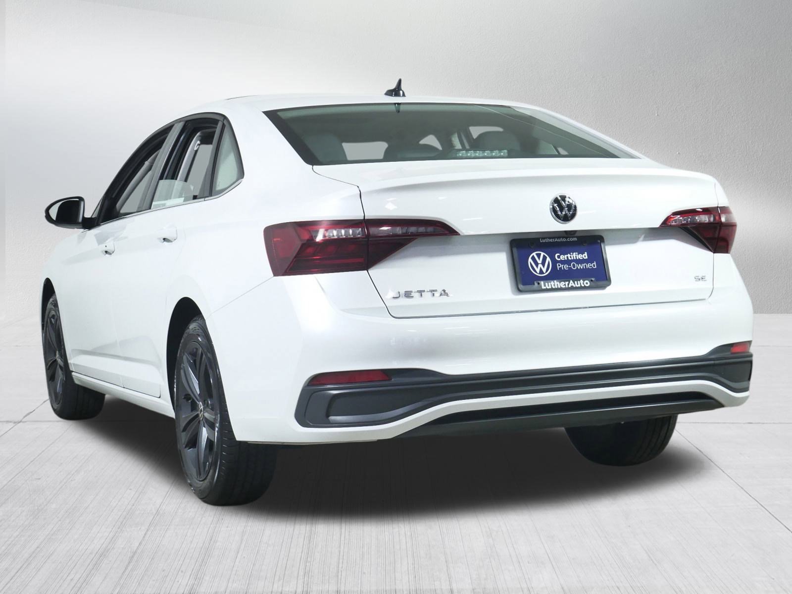 2022 Volkswagen Jetta SE photo 5