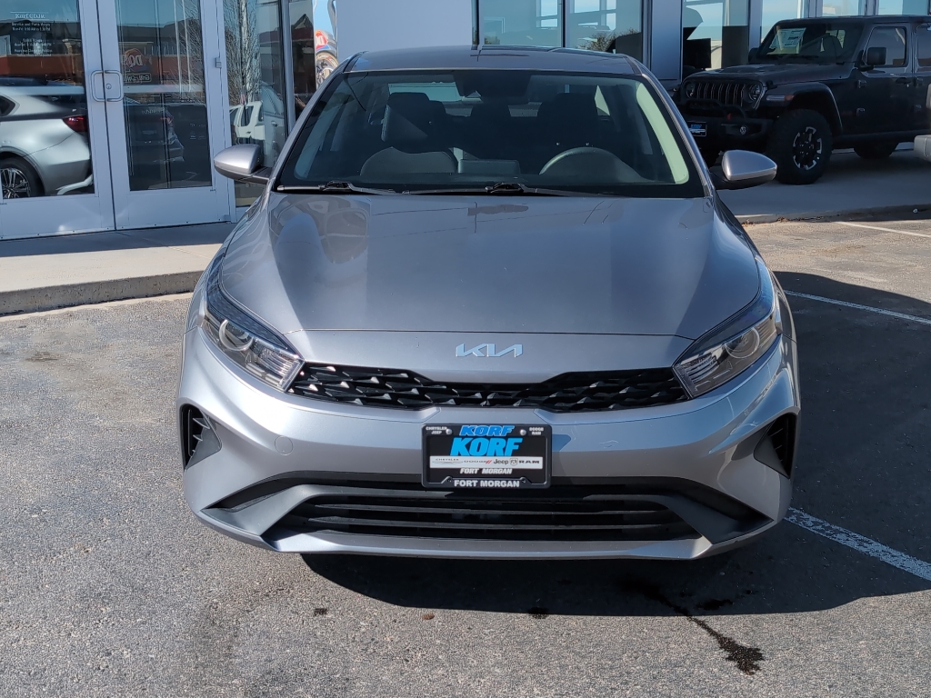 2023 Kia Forte LXS photo 2