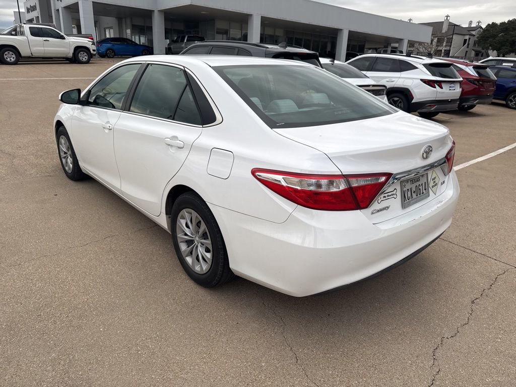 2017 Toyota Camry XLE photo 3