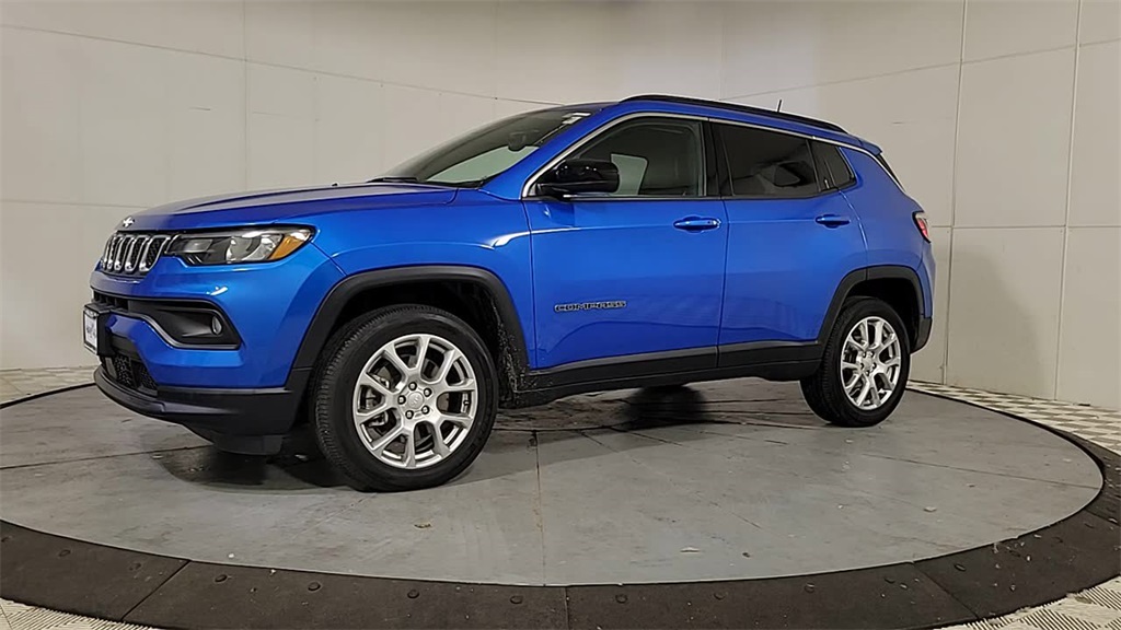 2024 JEEP COMPASS LATITUDE LUX - Image 4