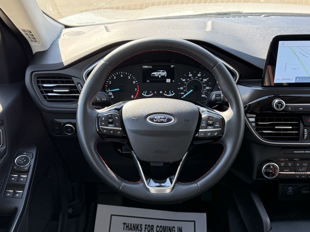 2022 Ford Escape SEL photo 16