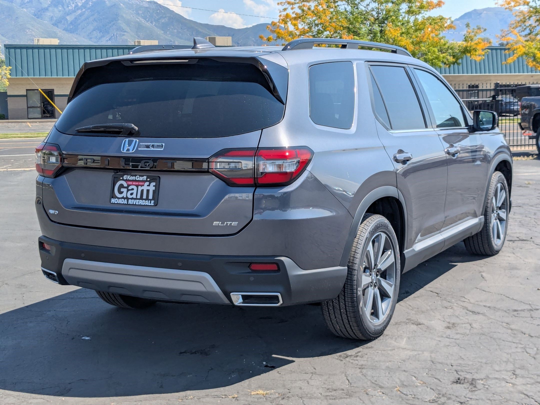 2025 Honda Pilot Elite photo 3