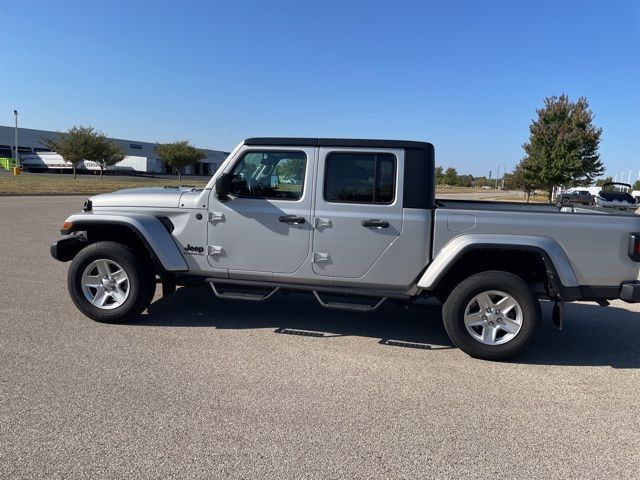 2022 Jeep Gladiator Sport photo 5