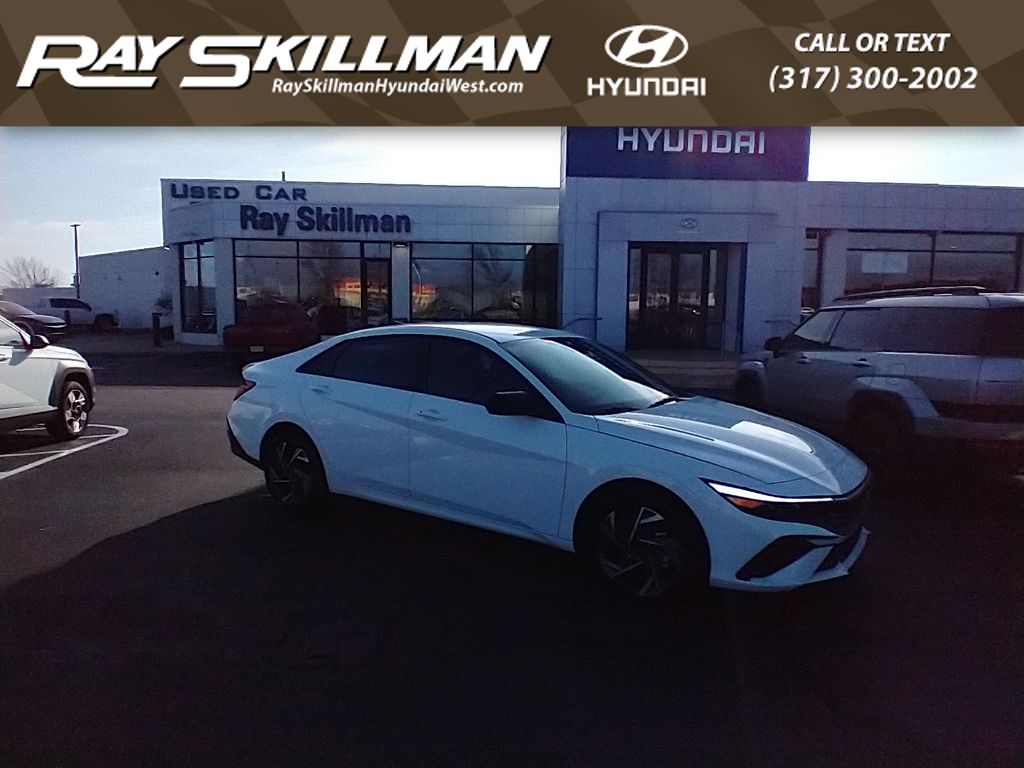 2025 Hyundai Elantra SEL's photo