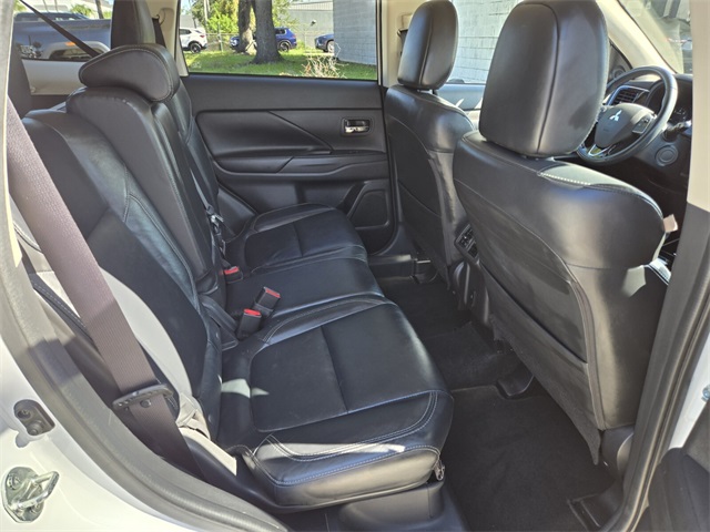 2020 Mitsubishi Outlander SEL photo 18