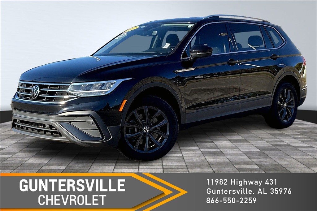 2022 Volkswagen Tiguan SE's photo