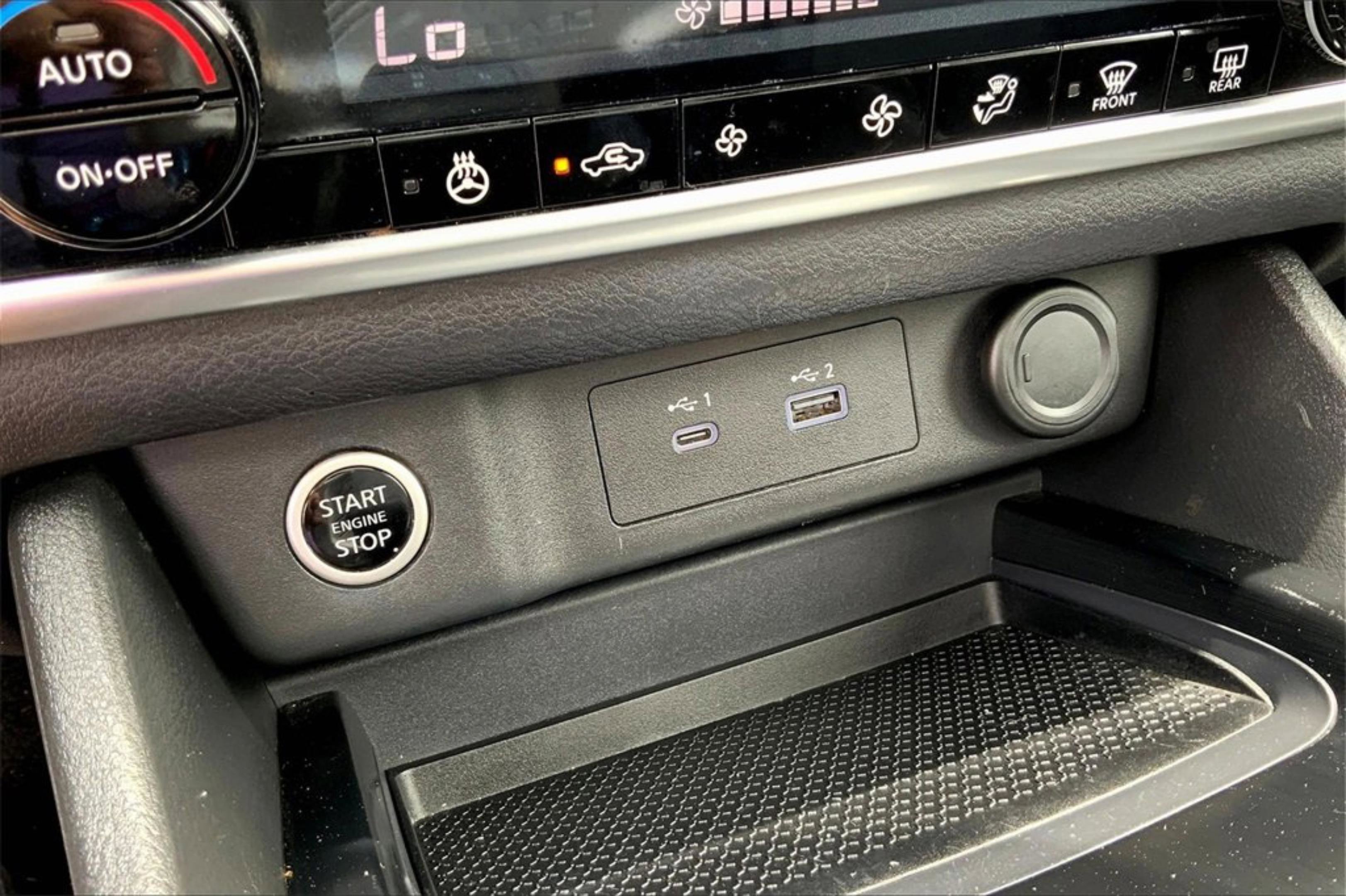 2021 Nissan Rogue SV photo 29
