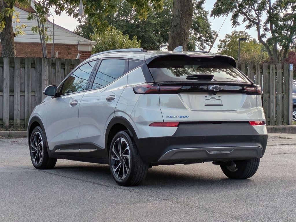 2022 Chevrolet Bolt EUV Premier photo 4
