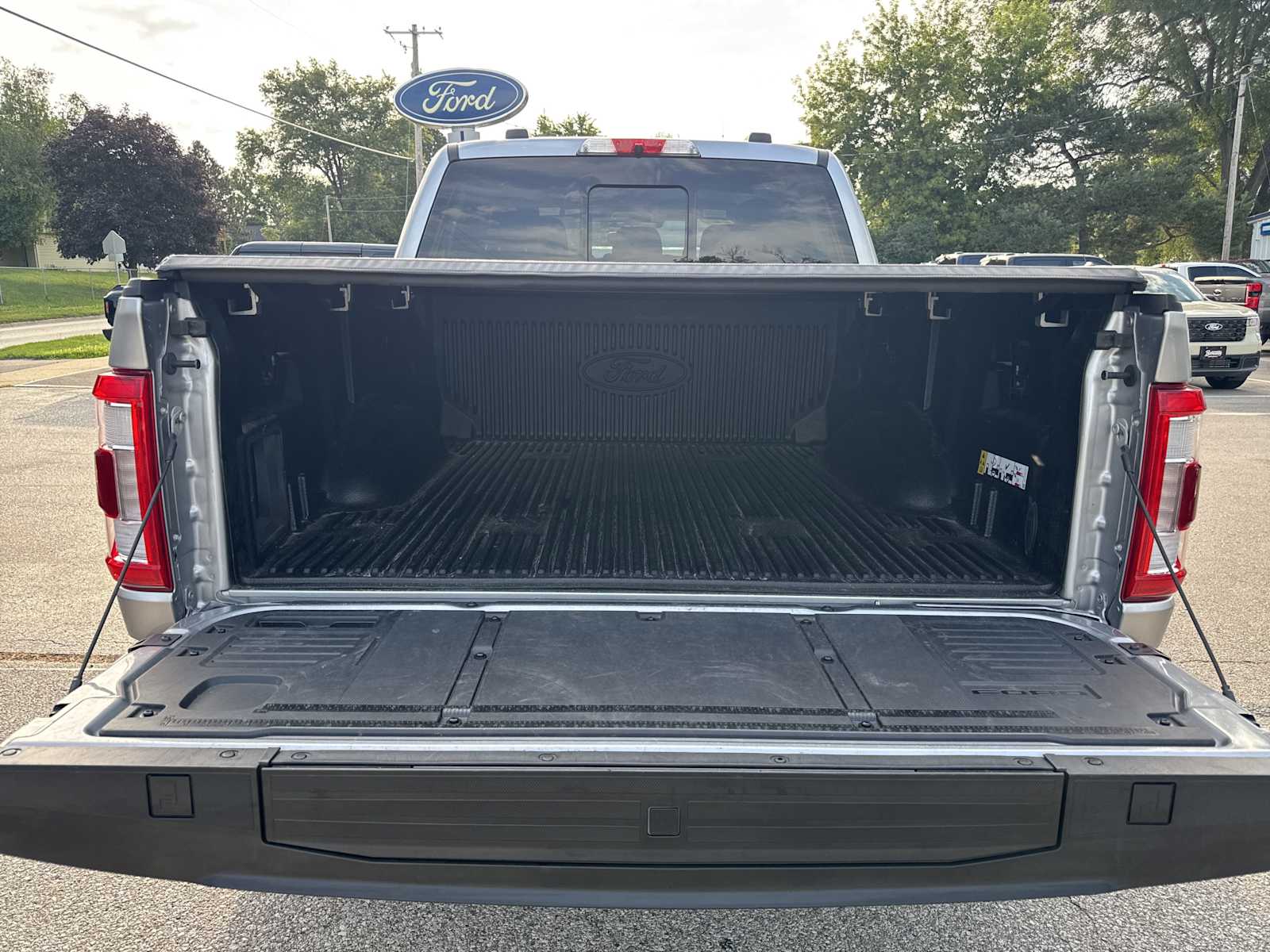 2022 Ford F-150 Lariat photo 10