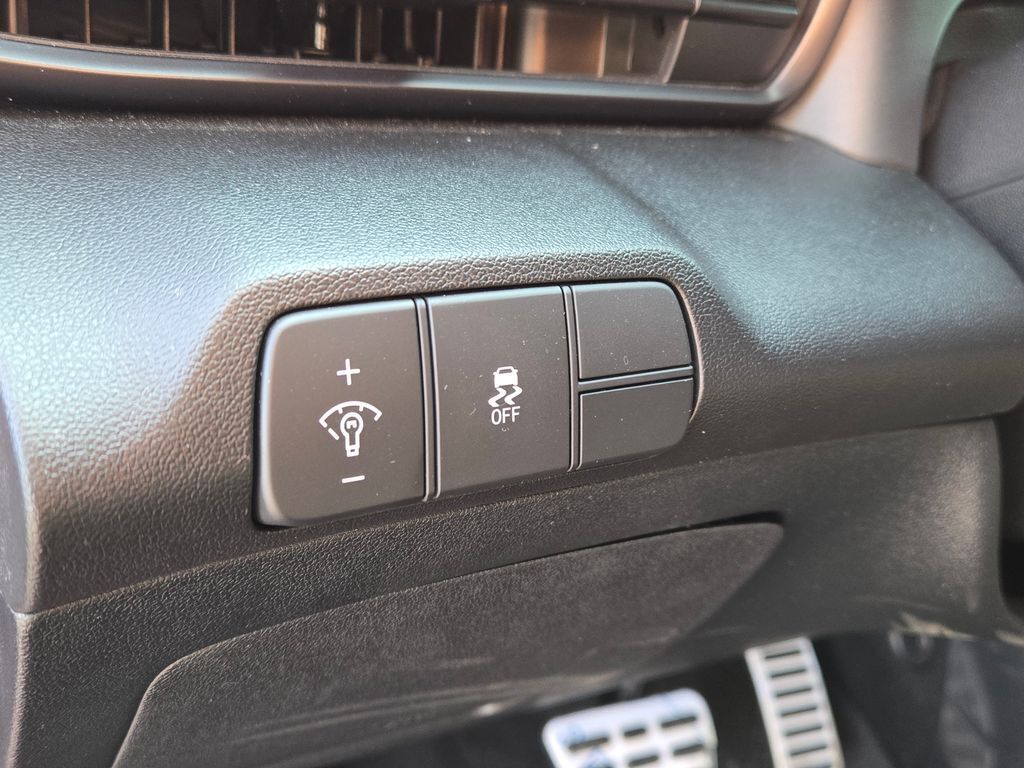 2025 Hyundai Elantra SEL Sport photo 19