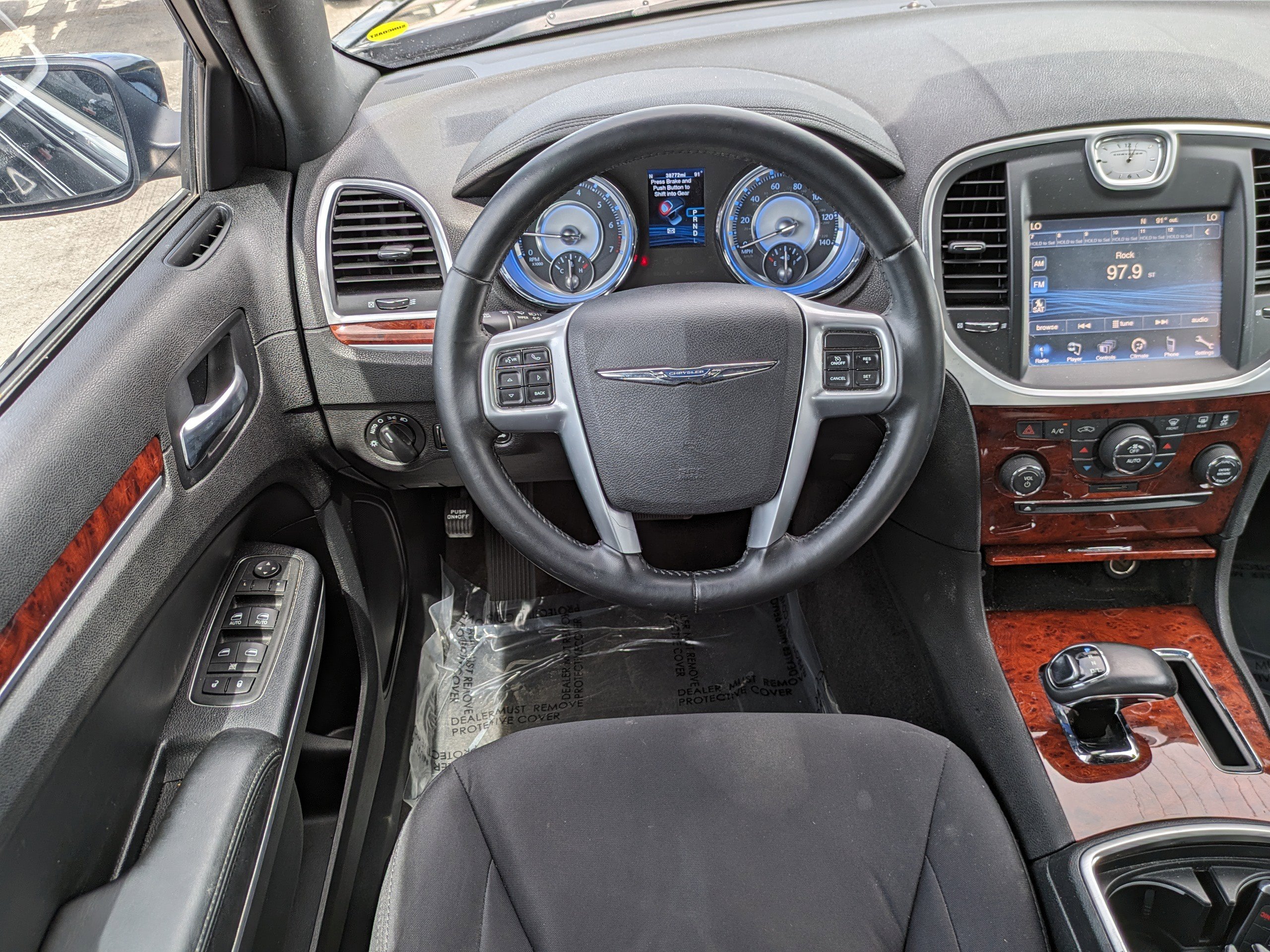 2012 Chrysler 300 Base photo 12
