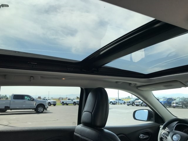 2022 Jeep Cherokee Latitude Lux photo 12