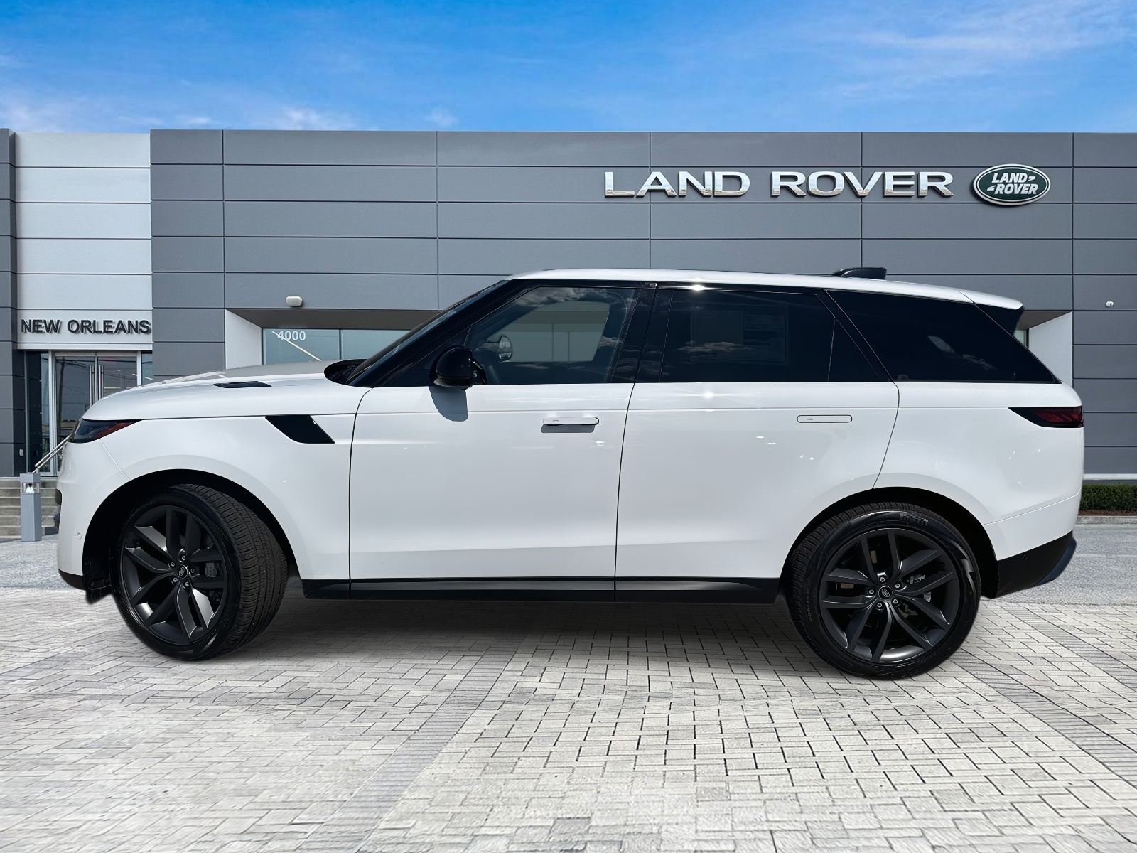 2025 Land Rover Range Rover Sport SE photo 2
