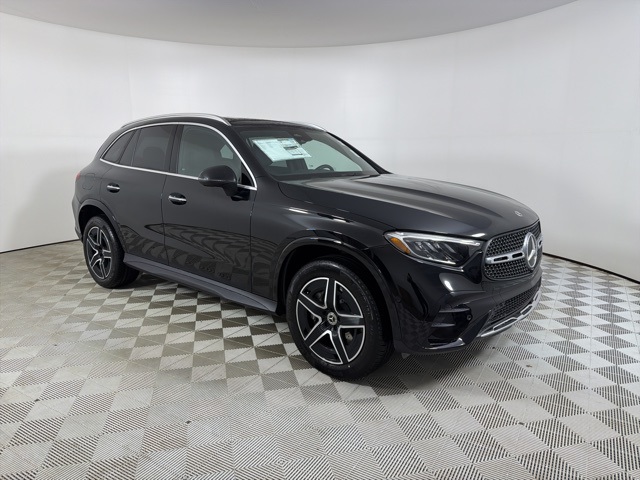 2026 Mercedes-Benz GLC Base's photo