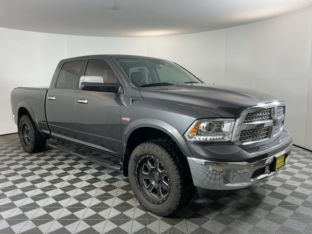 2017 Ram 1500 Laramie photo 3