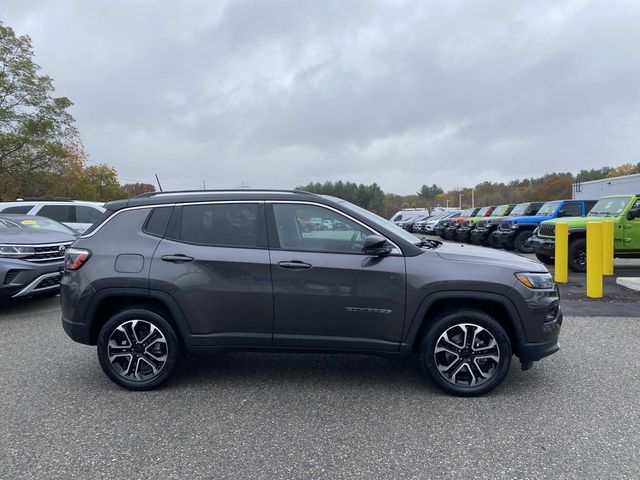 2022 Jeep Compass Limited photo 2