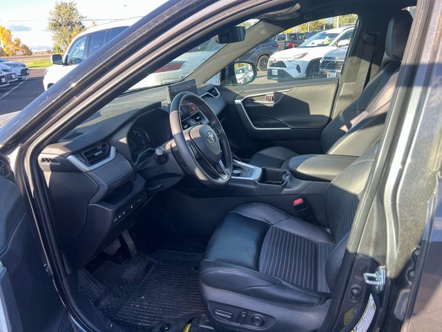 2023 Toyota RAV4 Hybrid XSE photo 2