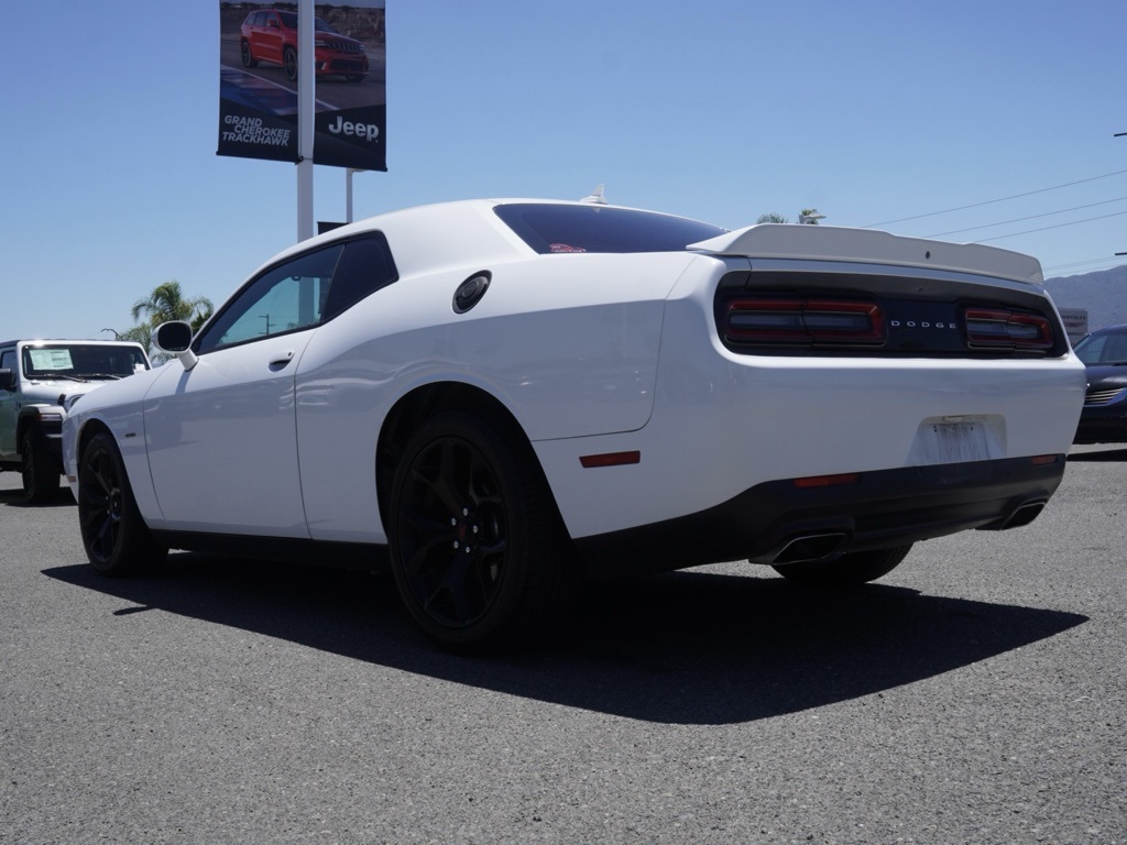 2015 Dodge Challenger R/T Plus photo 5
