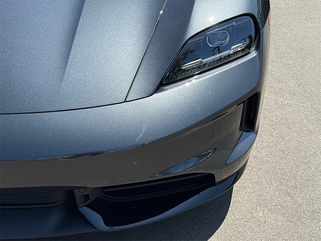 2025 Porsche Taycan GTS photo 11