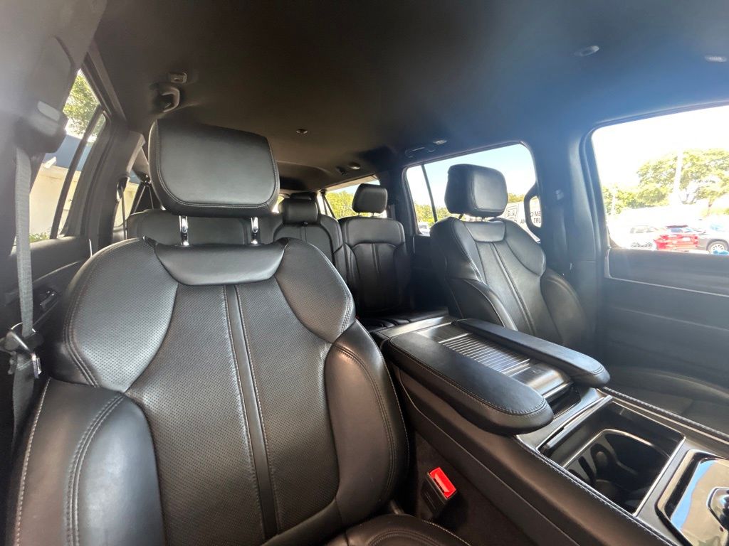 2024 Jeep Wagoneer L Series II photo 19