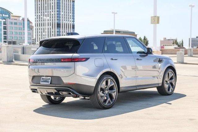 2025 Land Rover Range Rover Sport SE photo 4