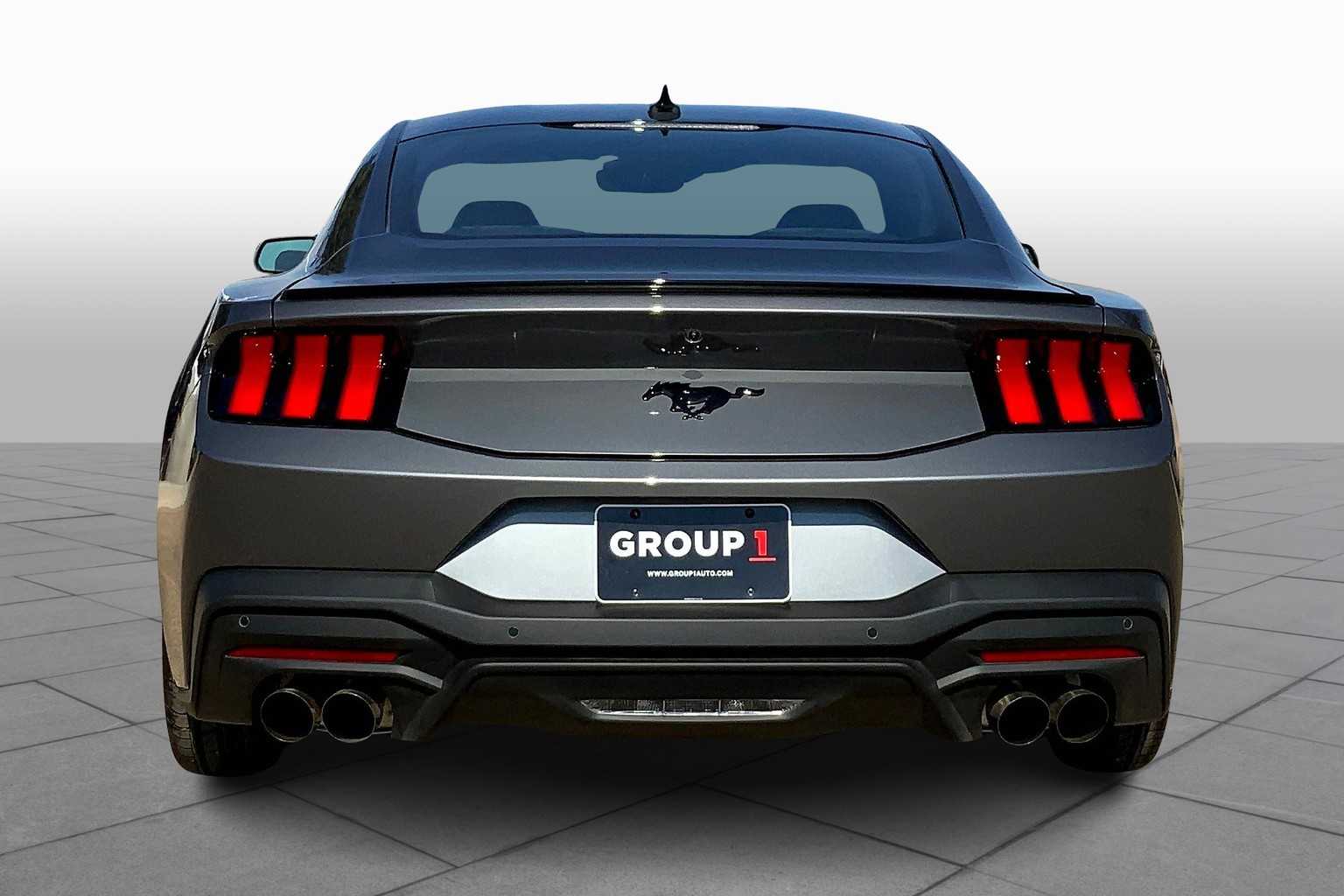 2025 Ford Mustang EcoBoost photo 4
