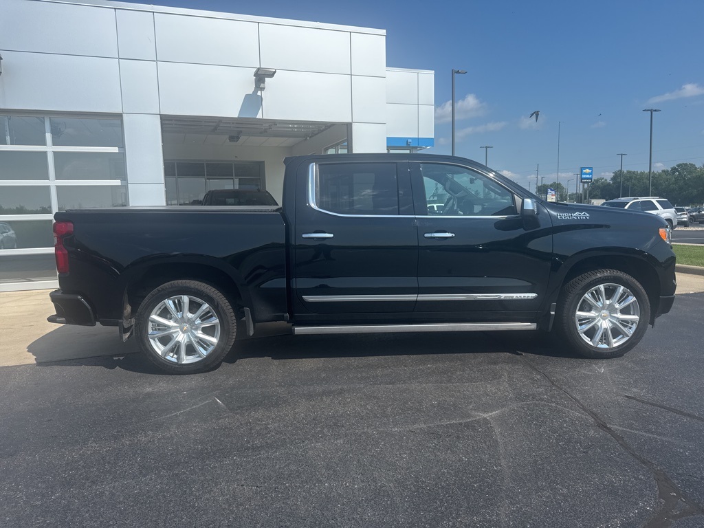 2024 Chevrolet Silverado 1500 High Country photo 8