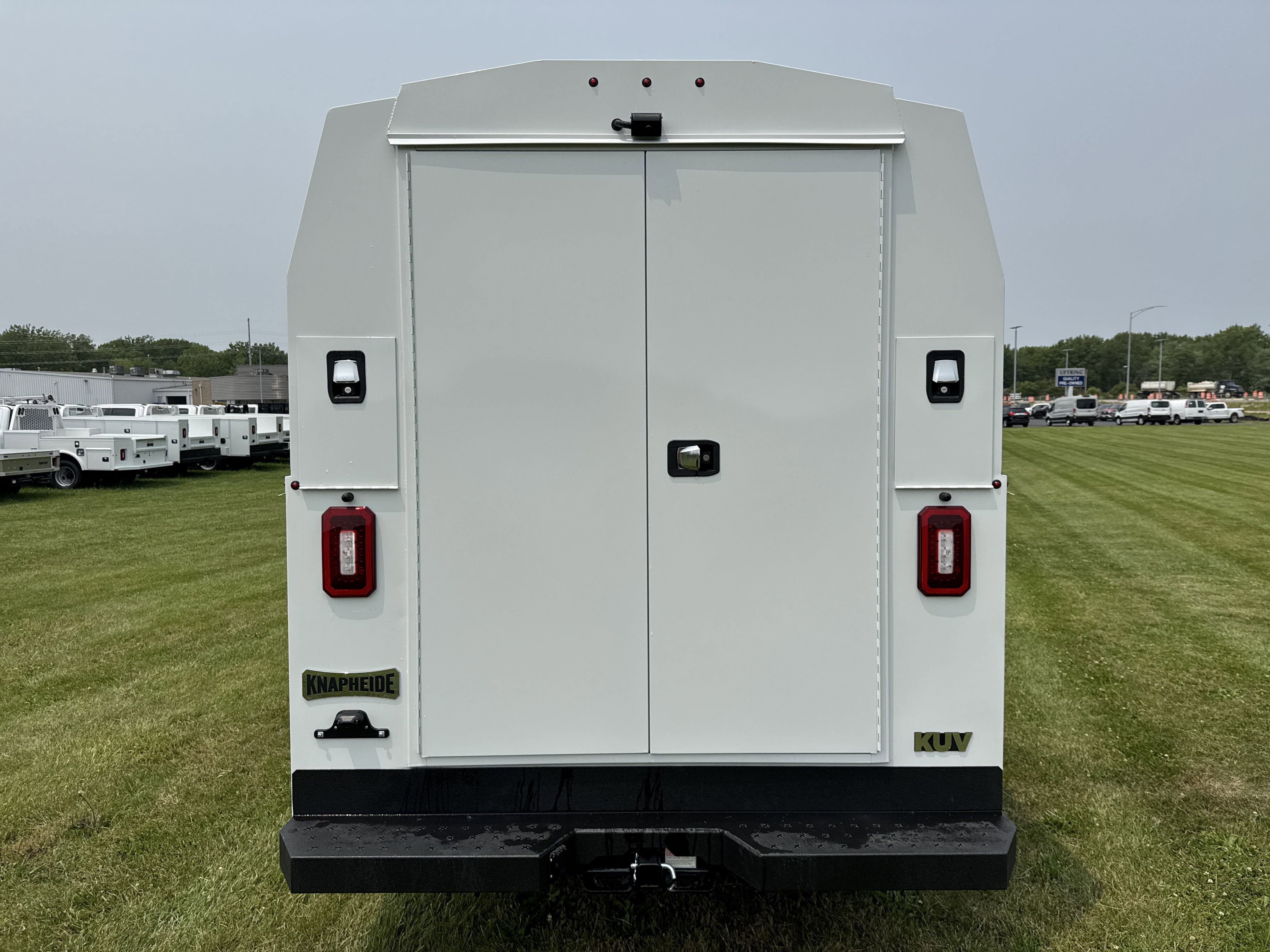 2024 Ford Transit Cutaway photo 3
