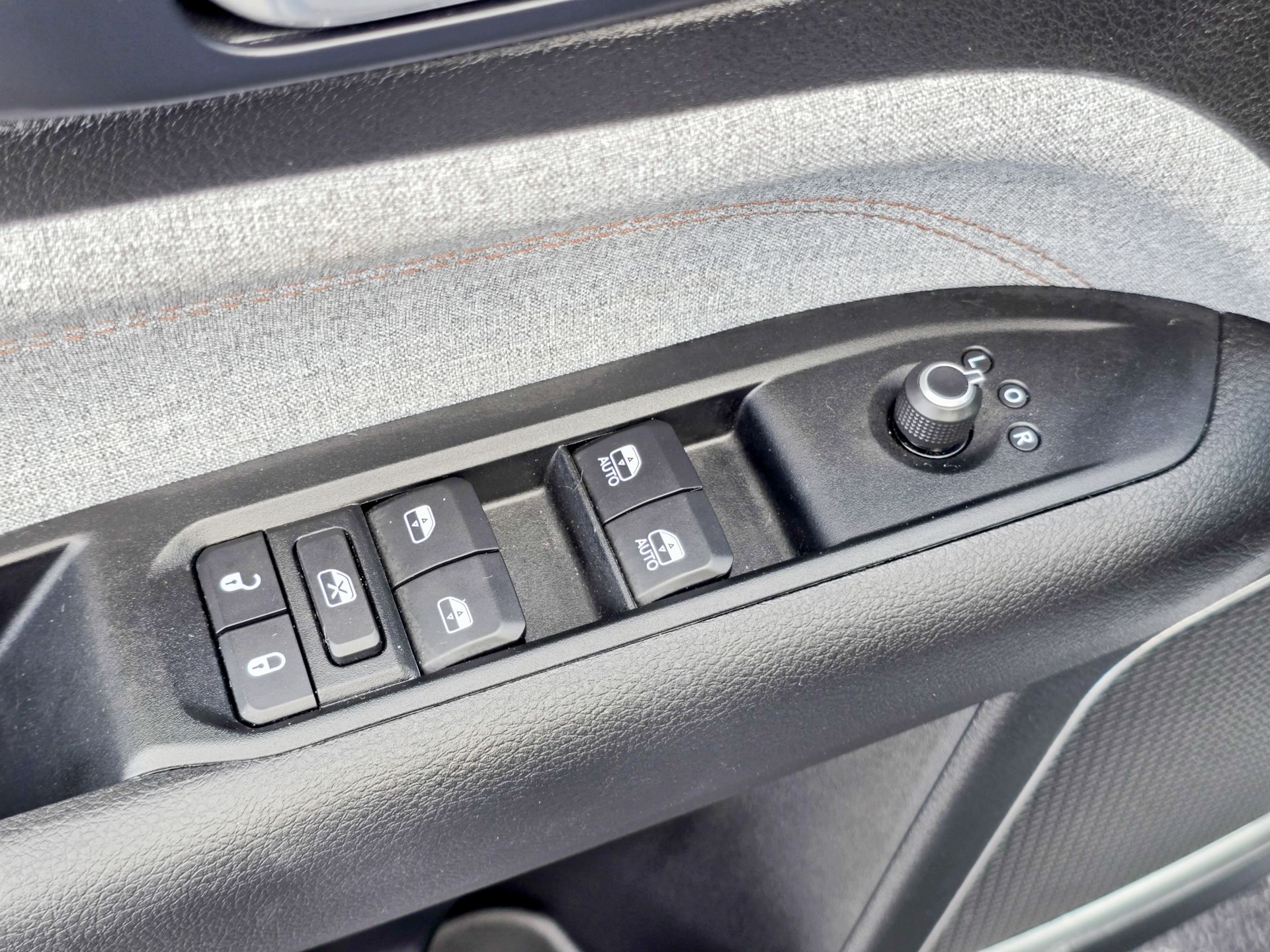 2022 Jeep Compass Latitude Lux photo 17