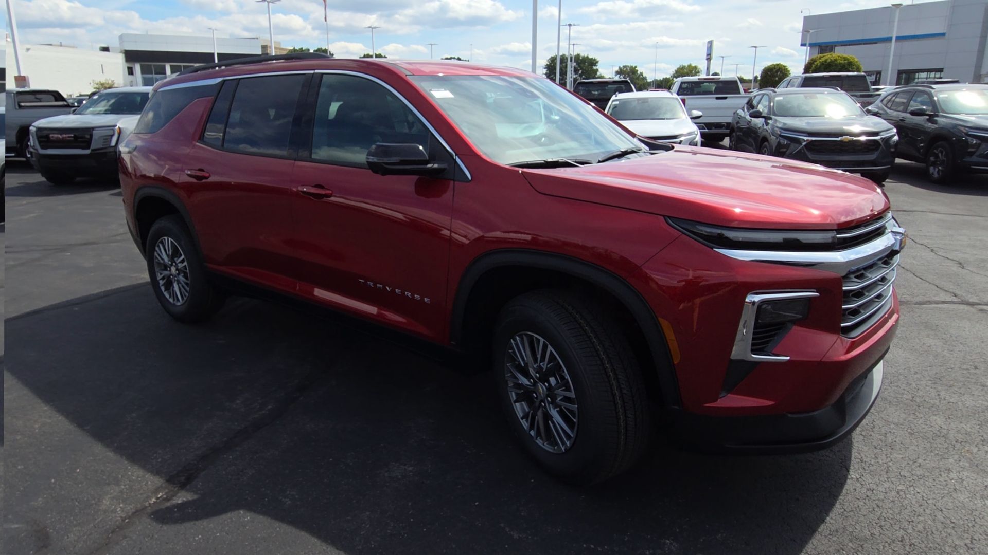 2026 Chevrolet Traverse photo 3