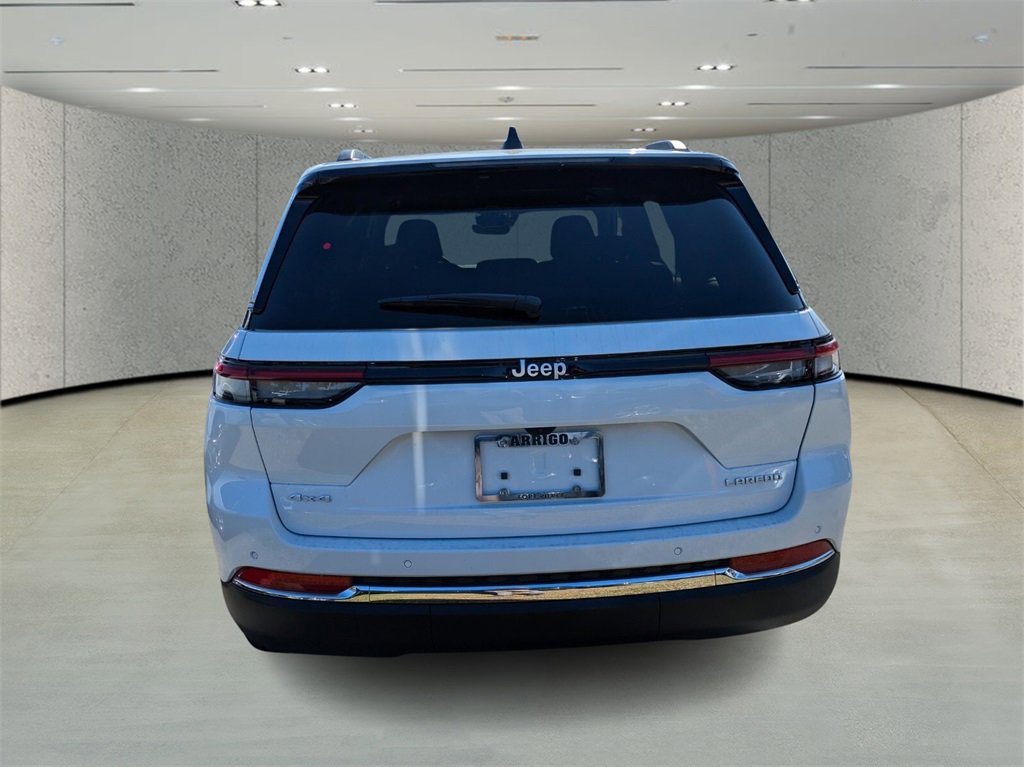 2025 Jeep Grand Cherokee Laredo photo 2