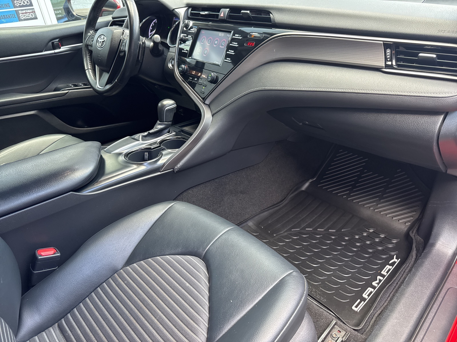 2019 Toyota Camry SE photo 30