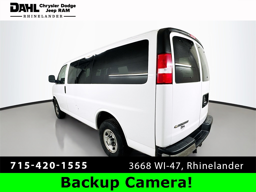 2017 Chevrolet Express 3500 LT photo 4