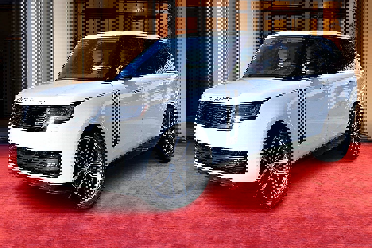 2025 Land Rover Range Rover SE's photo