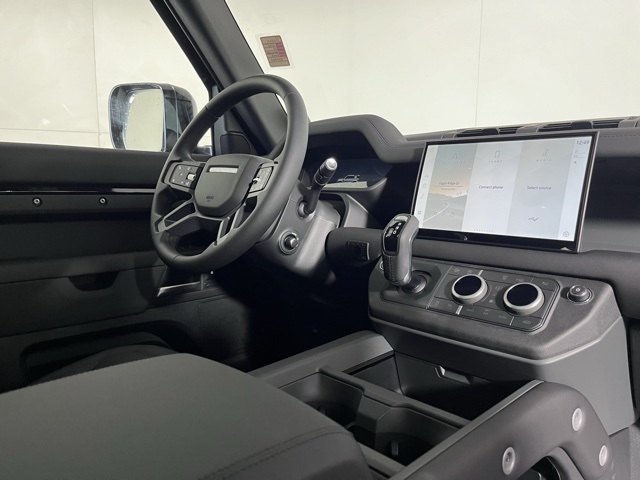 2025 Land Rover Defender 110 S photo 27