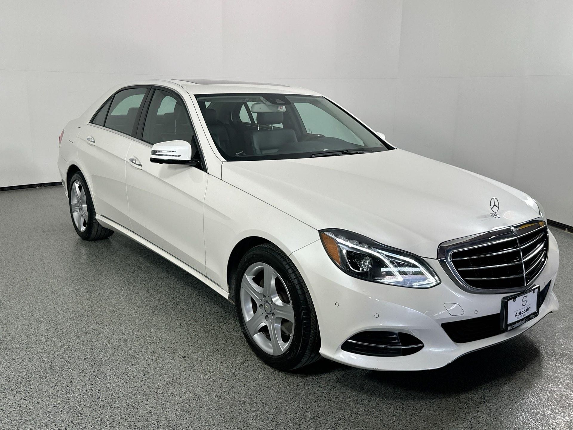2014 Mercedes Benz E 350 photo 3