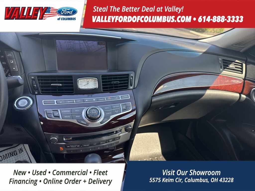 2016 Infiniti Q70 photo 18