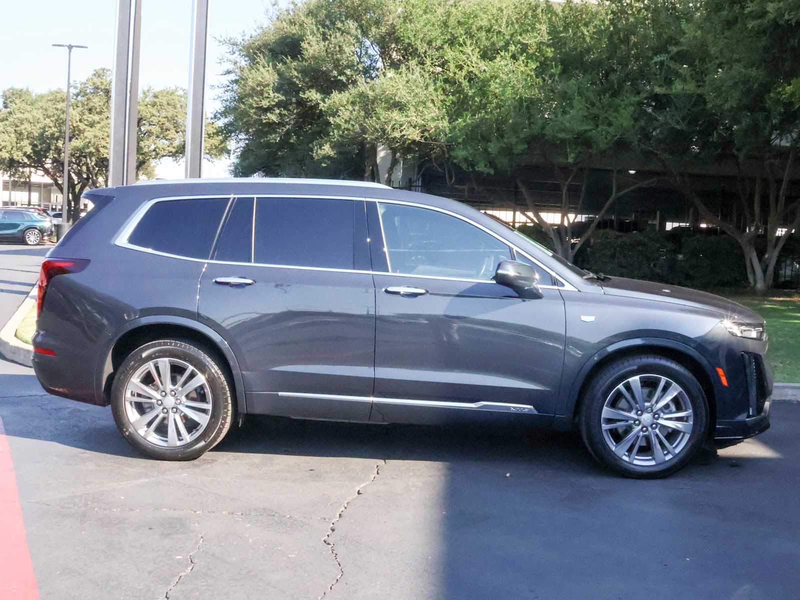 2023 Cadillac XT6 Premium Luxury photo 3