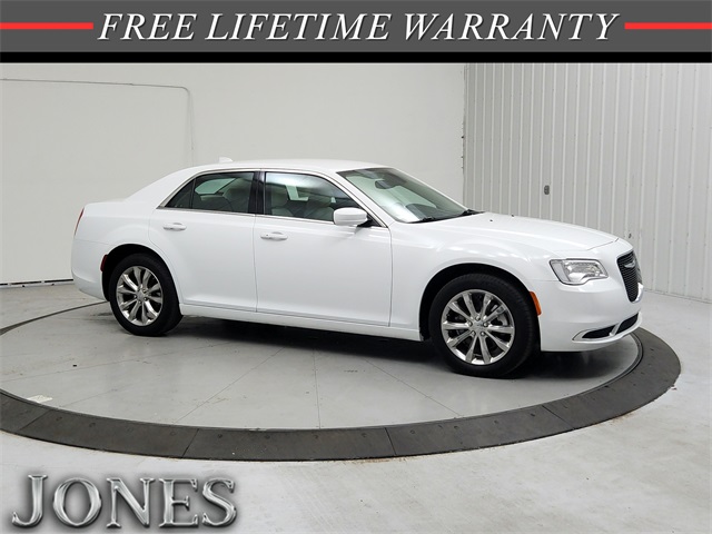 2023 Chrysler 300