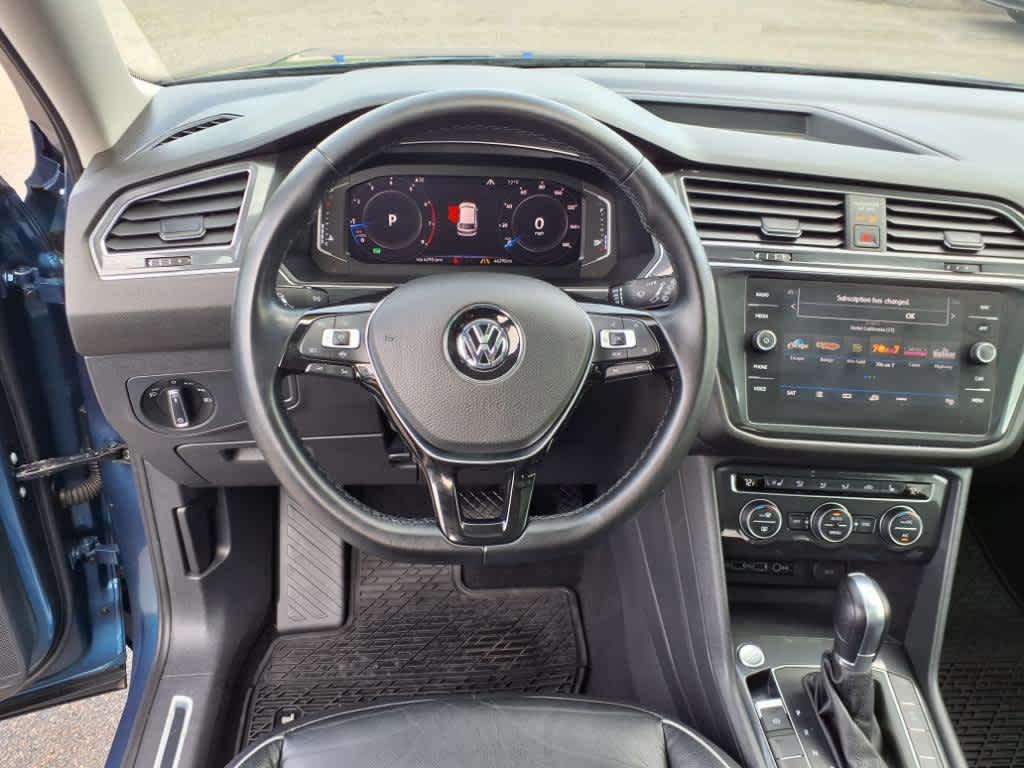 2019 Volkswagen Tiguan SEL Premium R-Line photo 10