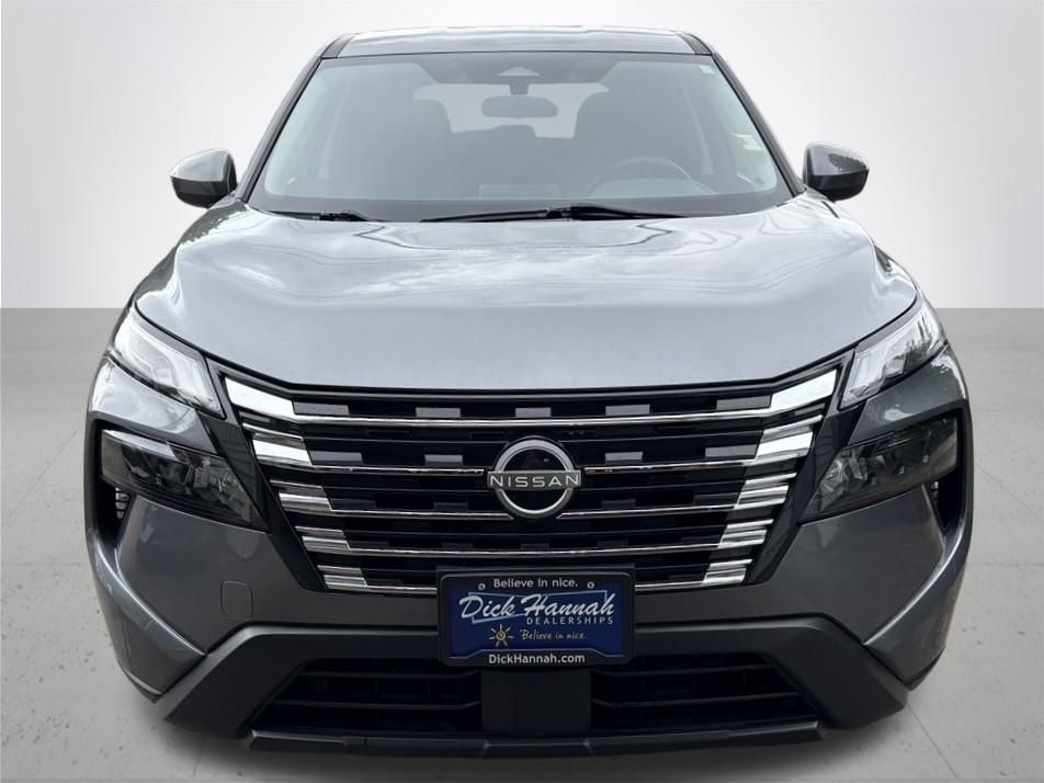 2024 Nissan Rogue SV photo 2