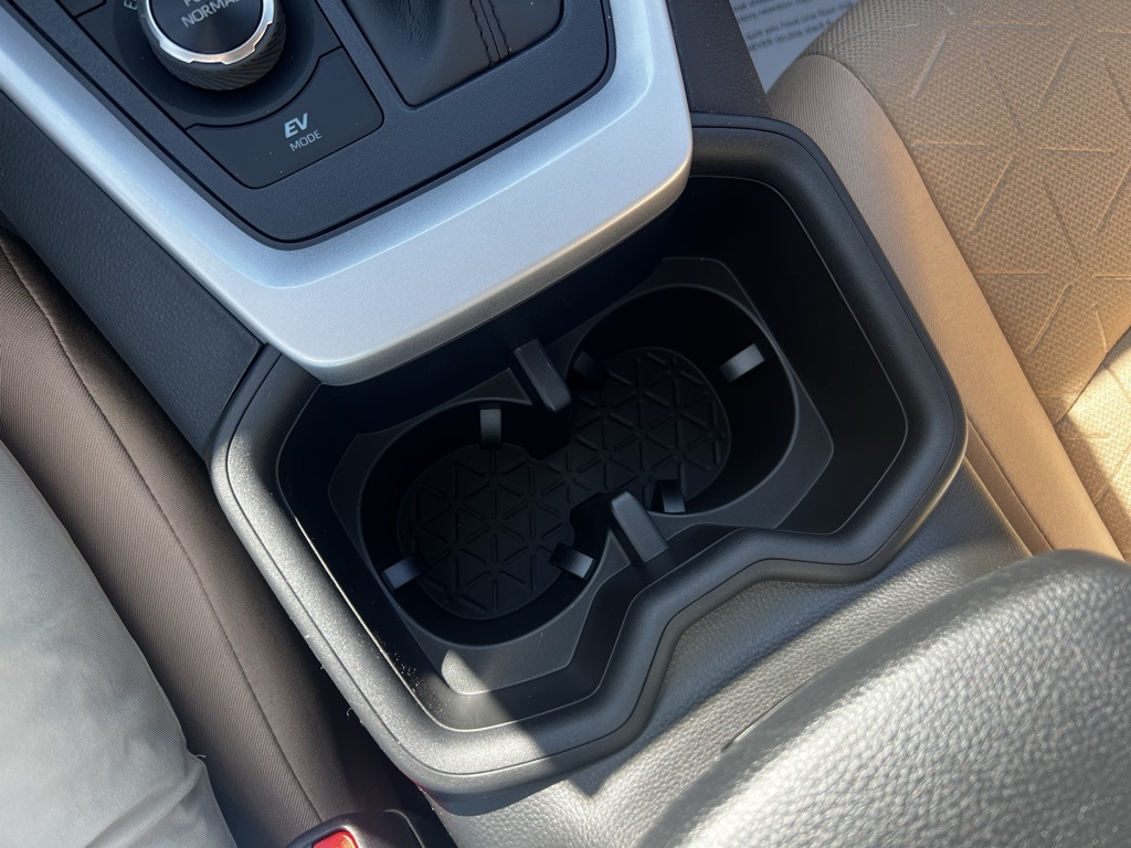 2025 Toyota RAV4 Hybrid XLE photo 14