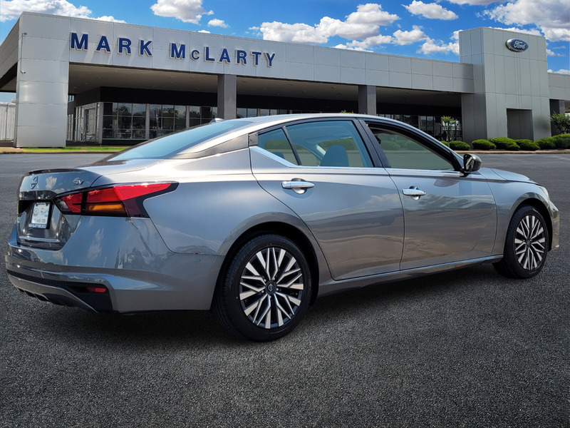 2024 Nissan Altima 2.5 SV photo 2