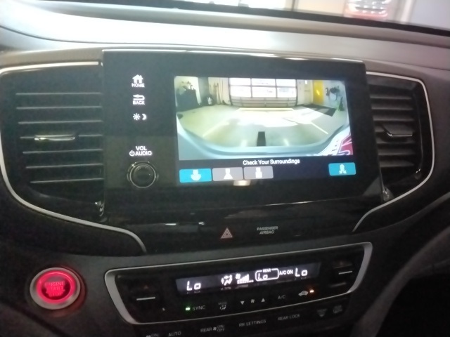 2022 Honda Pilot Special Edition photo 3