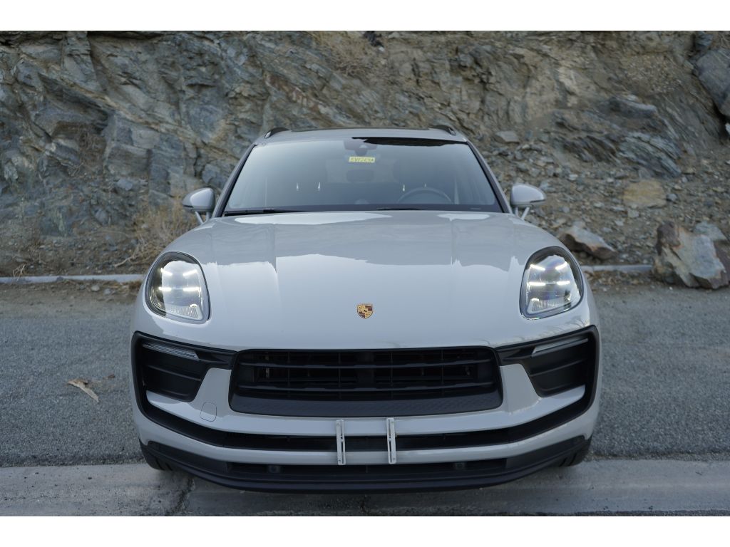2022 Porsche Macan Base photo 5