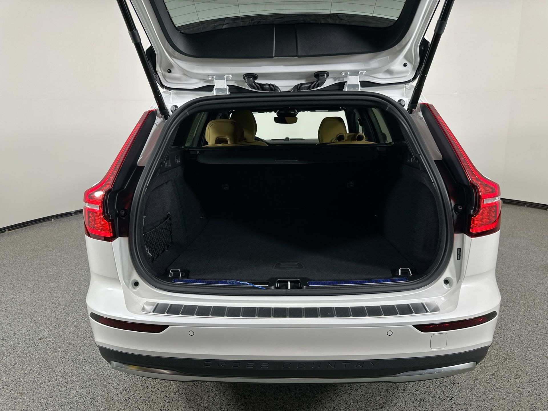 2026 Volvo V60 Cross Country B5 AWD photo 28