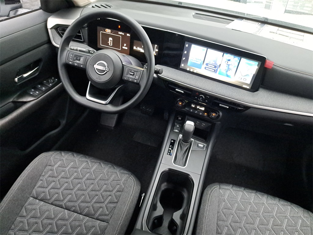 2026 Nissan Kicks SV photo 13