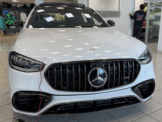 2025 Mercedes Benz S AMG 63 4MATIC photo 3