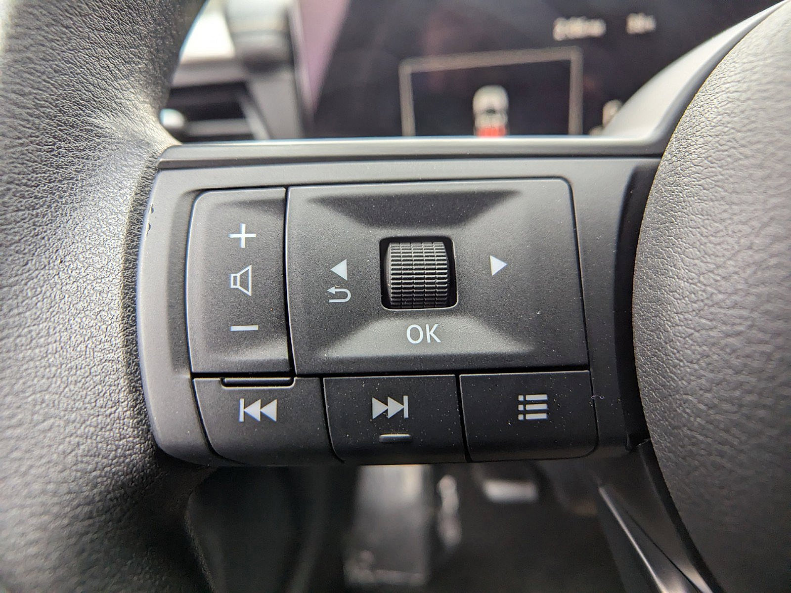 2025 Nissan Kicks SV photo 11