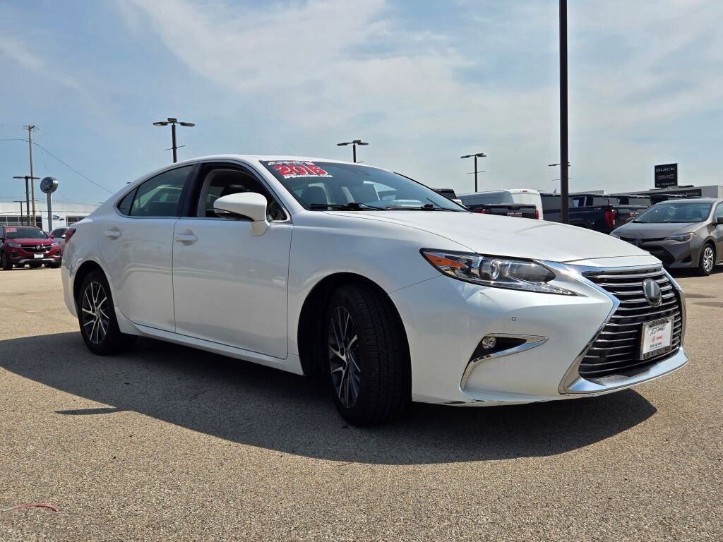 2016 Lexus ES 350 photo 3